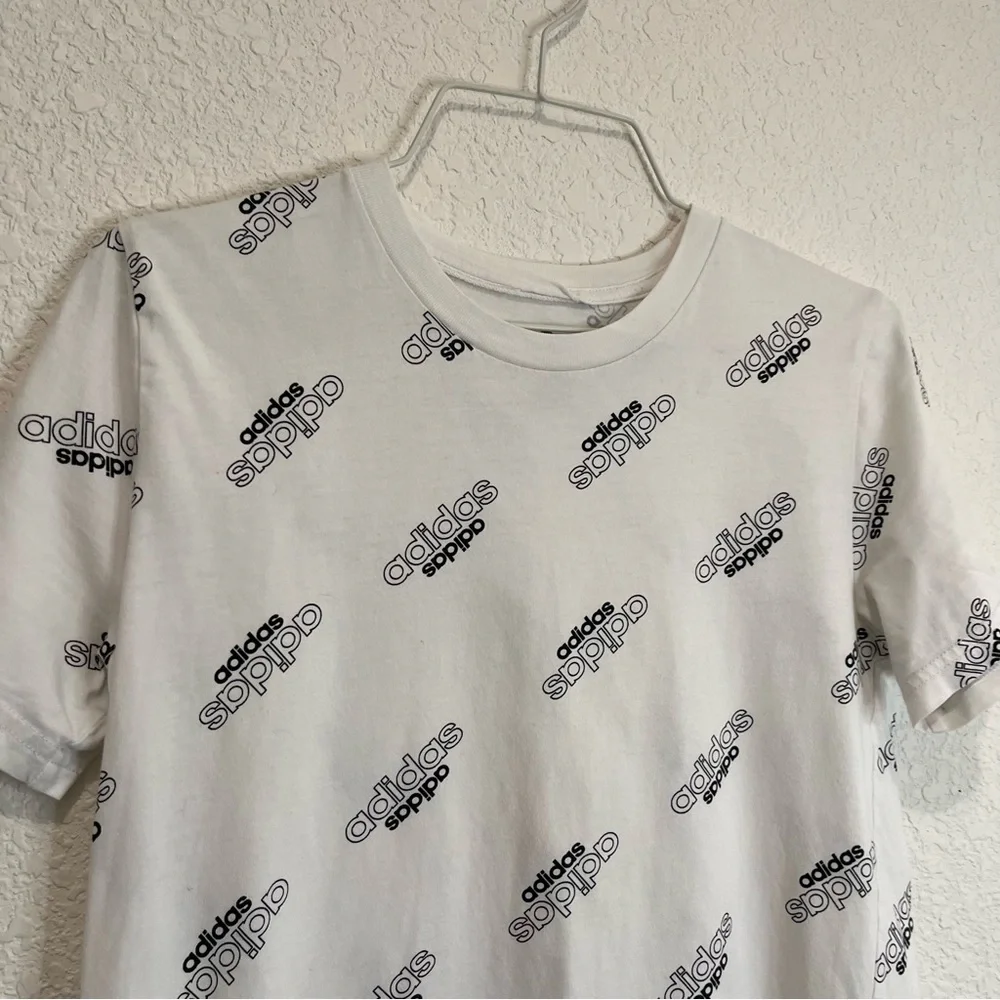 Adidas All Over Print Logo Graphic Short Sleeve White Black Tee Youth Size 10/12